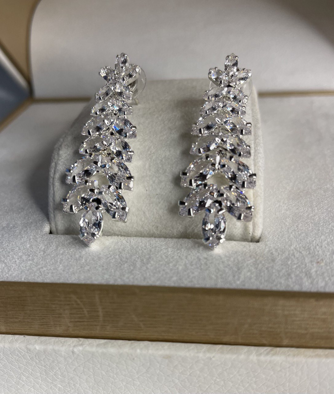 Diamant-Ohring- Silver -coloured